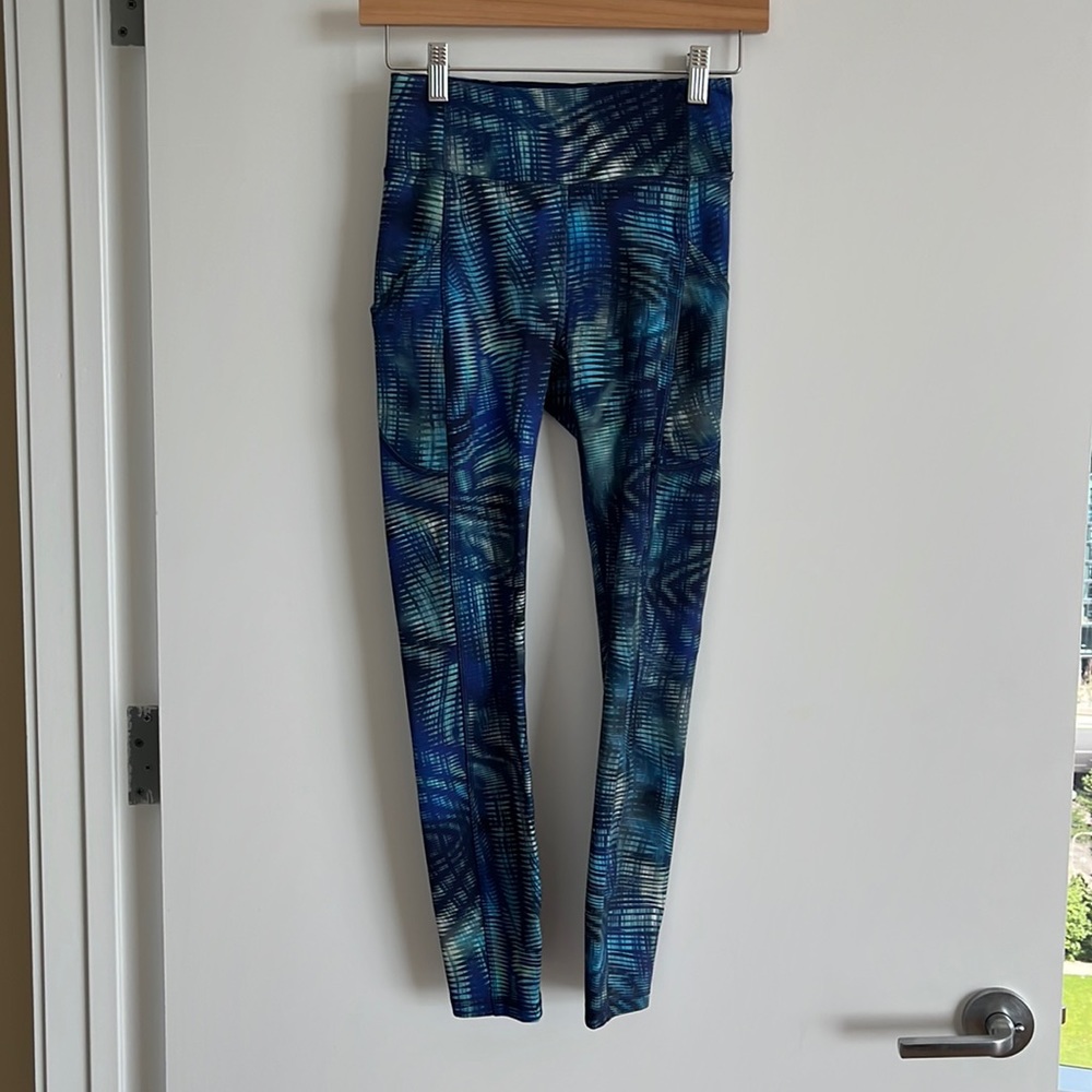 Lululemon tights in blue pattern